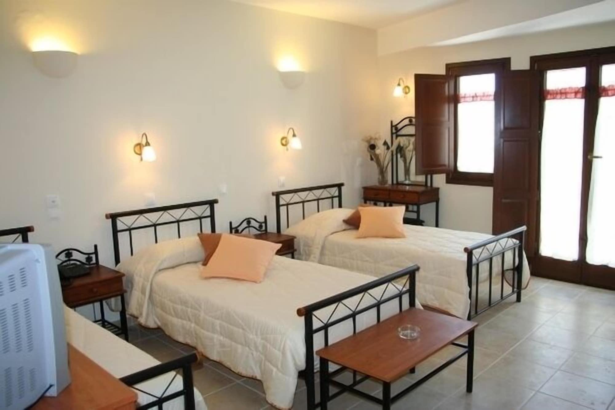 Amerisa Suites & Villa Фира Екстериор снимка