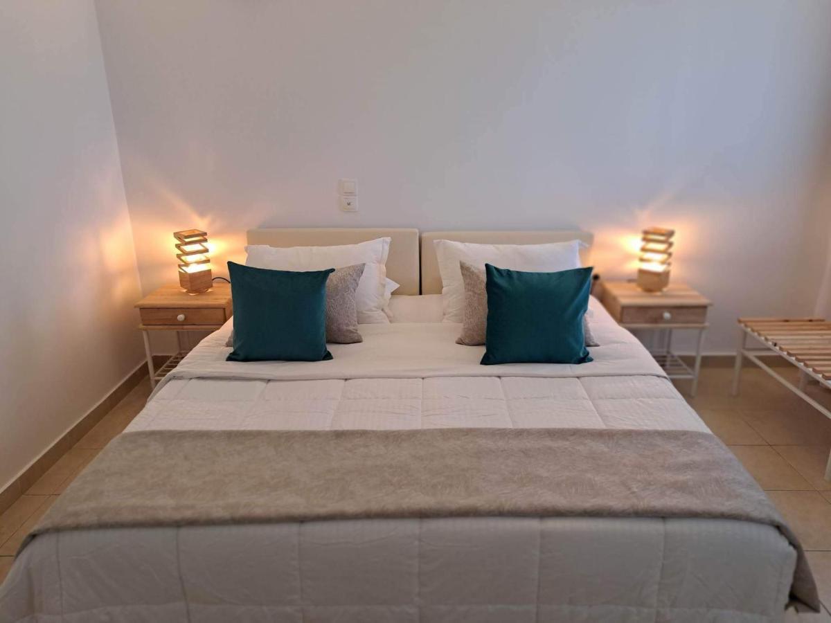 Amerisa Suites & Villa Фира Екстериор снимка