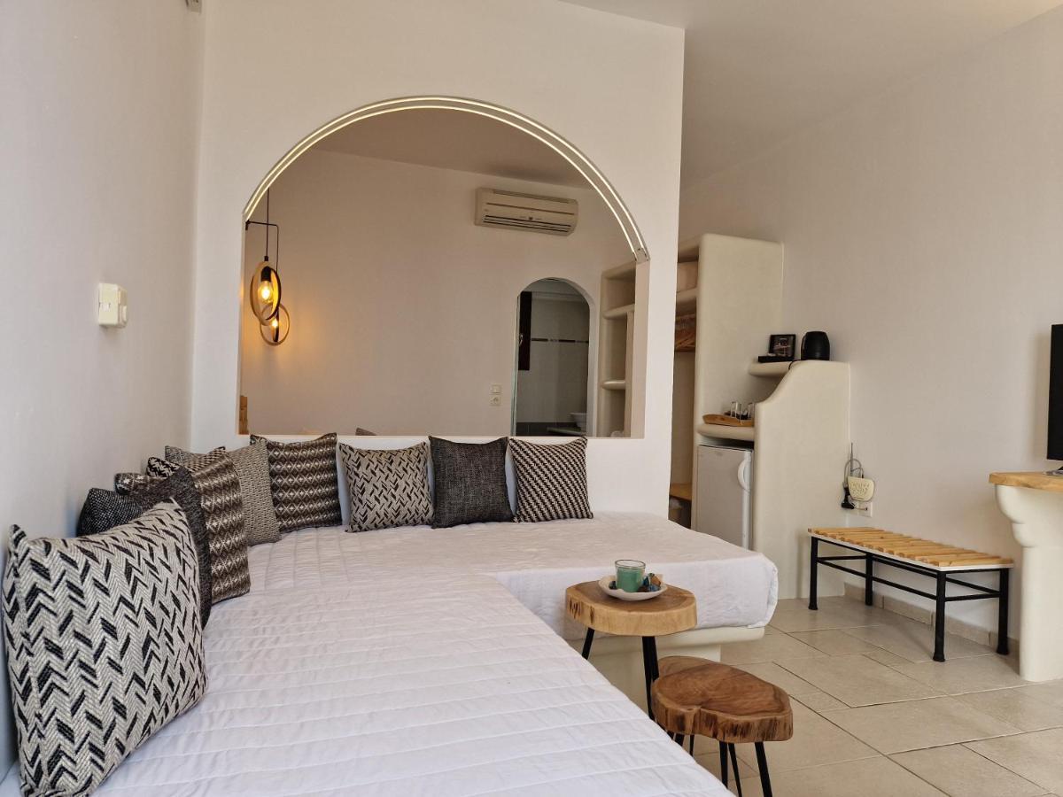 Amerisa Suites & Villa Фира Екстериор снимка