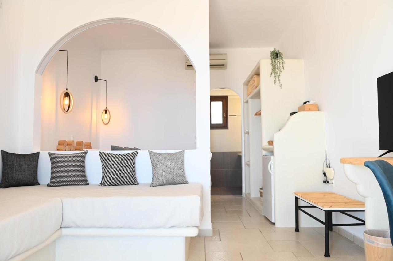 Amerisa Suites & Villa Фира Екстериор снимка