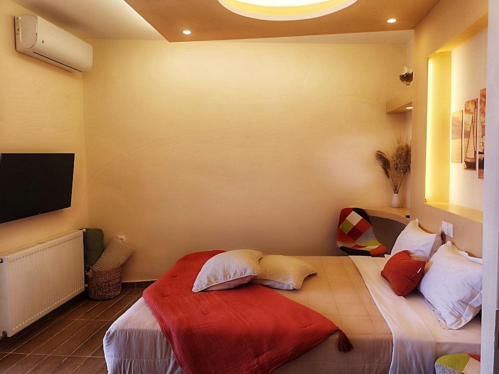 Amerisa Suites & Villa Фира Екстериор снимка